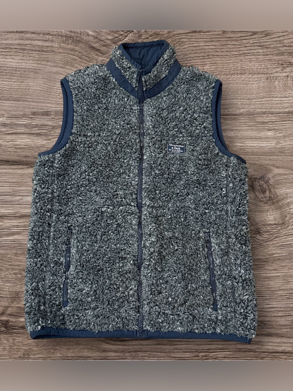 Abercrombie & Fitch Men's Gray And Navy Sherpa Fleece Full Zip Vest Size S